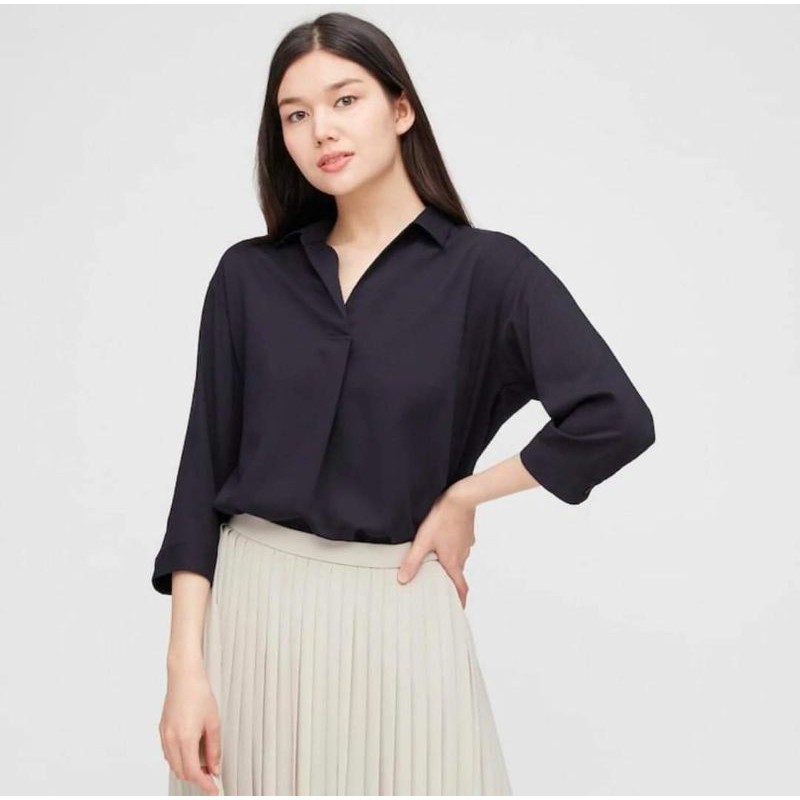 (UNIQLO Nhật chính hãng) Áo sơ mi nữ vải Rayon cổ đức mở V -Woman Rayon Skipper Collar 3/4 sleeve Blouse