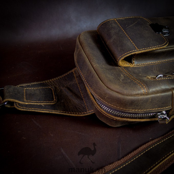Túi chéo da bò thật, da bò sáp nâu rêu nhập khẩu cao cấp Pocket sling bag - Manuk vn Leather Design | BigBuy360 - bigbuy360.vn