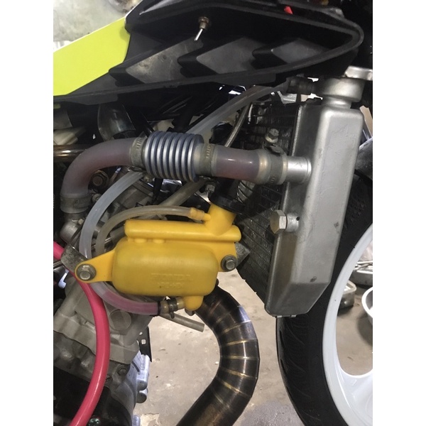 Bình nước AB gắn Ex135-Ex150