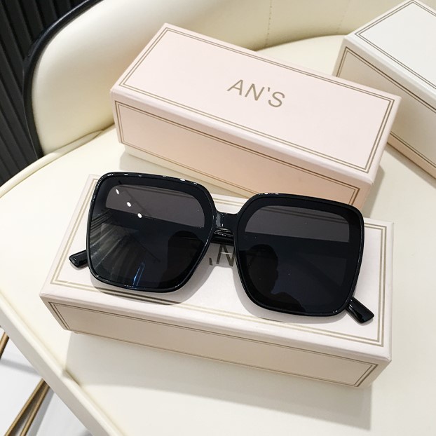 Kính Mát Gọng Vuông Lớn Chống Tia UV Thời Trang Cho Nữ