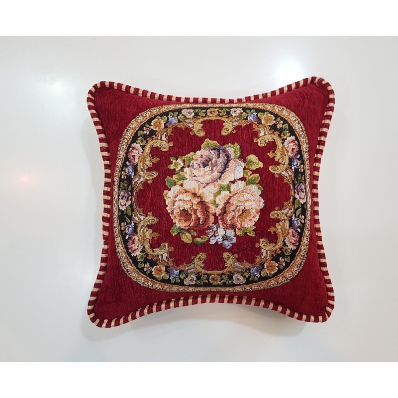 Gối tựa phong cách hoàng gia