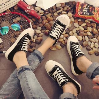 Giày viền khâu cá tính