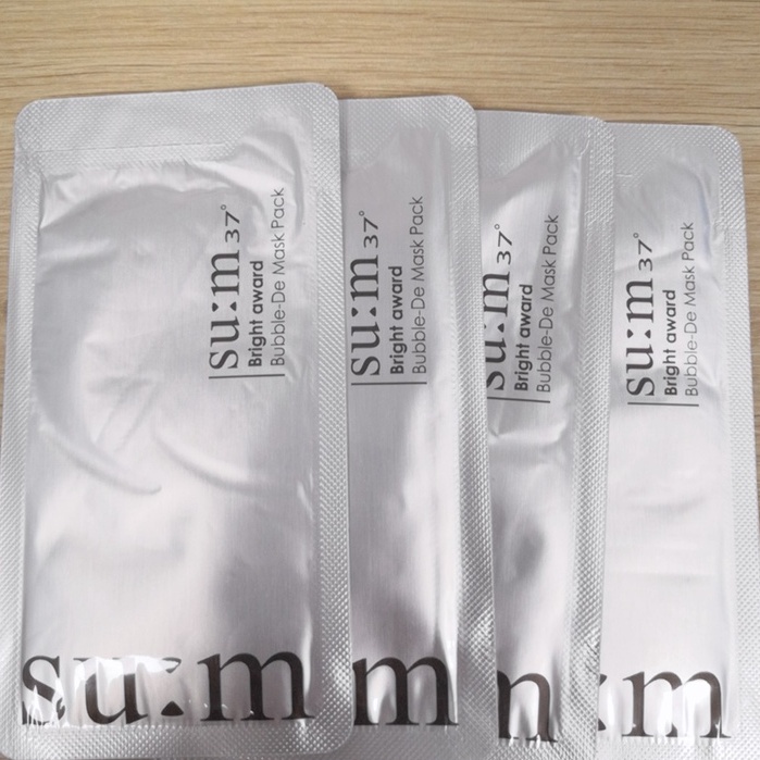 Mặt nạ sủi bọt,thải độc SUM 37 dưỡng da,trắng sáng Bright Award Bubble (mask sủi bọt thải độc su:m37 màuTrắng/đen)