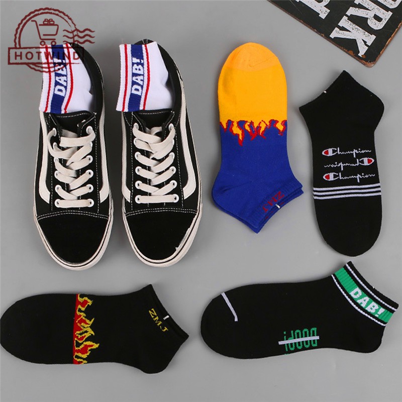 Vớ chân thêu chữ thời trang trẻ trung