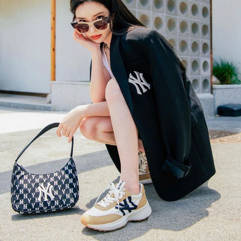 Túi MLB MONOGRAM Jacquard Hobo Bag NEW YORK YANKEES