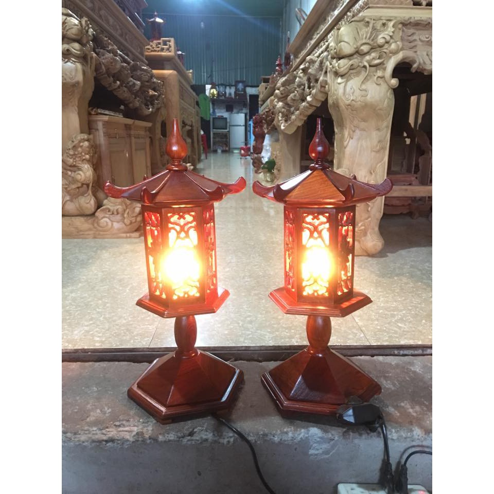 ĐÔI ĐÈN THỜ LÀM BẰNG GỖ CAO CẤP