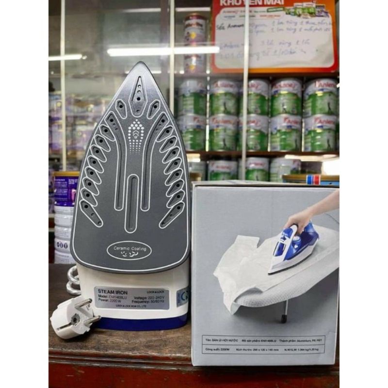 Bàn là hơi nước lock&lock quà tặng vinamilk