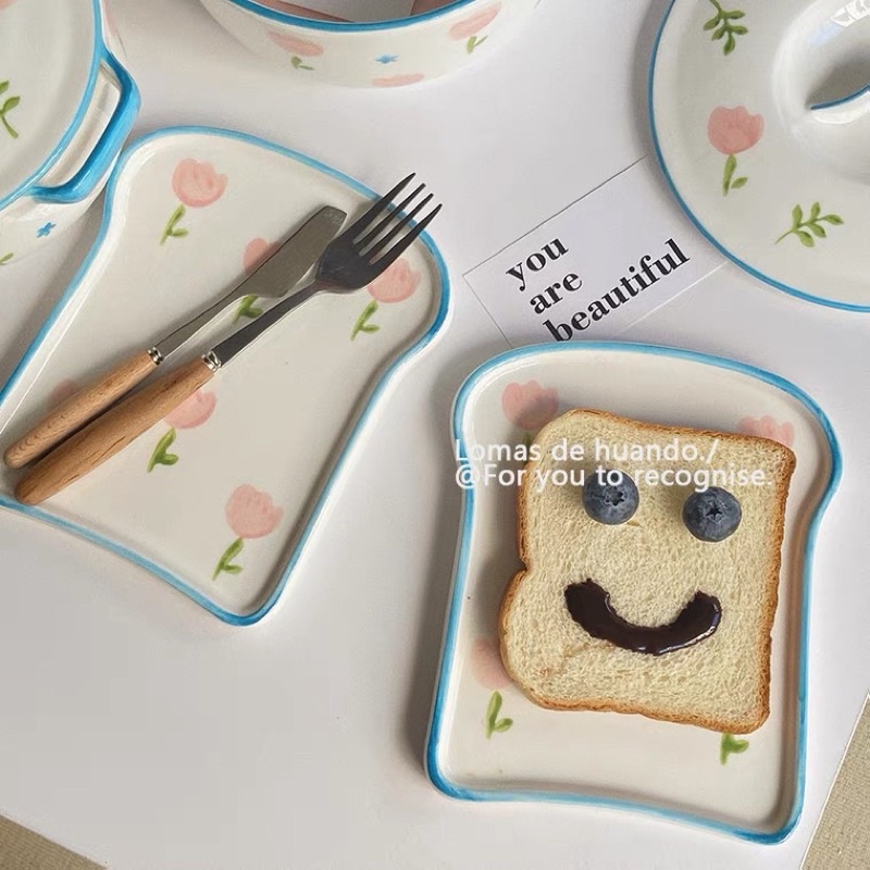 Đĩa gốm sứ hình dáng bánh sandwhich hoạ tiết Tulip dễ thương