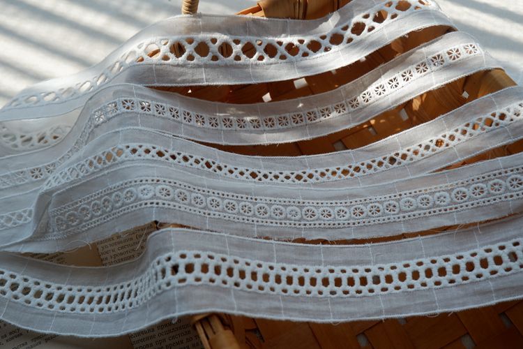 Dây ren cotton 2-4cm phối họa tiết thêu xinh xắn