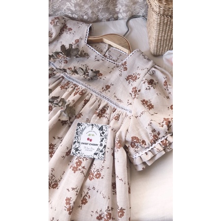 Áo váy hoa nhí cho bé