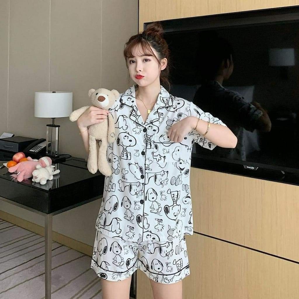 Bộ nữ mặc nhà quần đùi áo cộc- hoạ tiết cún trắng - kate Thái chất mềm mịn mát freesize 40 đến 60kg