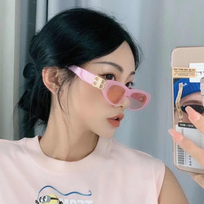 Kính mát mắt mèo tam giác phong cách phương Tây