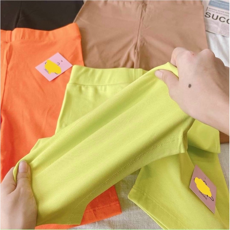 Quần legging co giãn lững trên gối