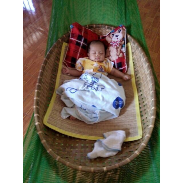 Nôi tre cho bé nằm võng