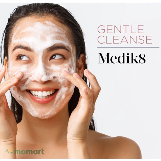 Sữa rửa mặt Medik8 Surface Radiance Cleanse chứa AHA/BHA sạch sâu 150 / 500ml