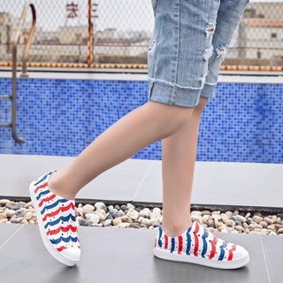 Giày nhựa native đi mưa đi biển