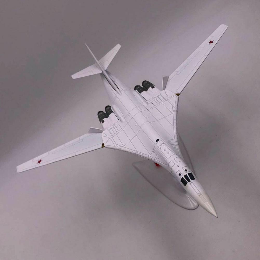 Mô hình máy bay đồ chơi Tupolev Tu-160 Blackjack Bomber 1/200