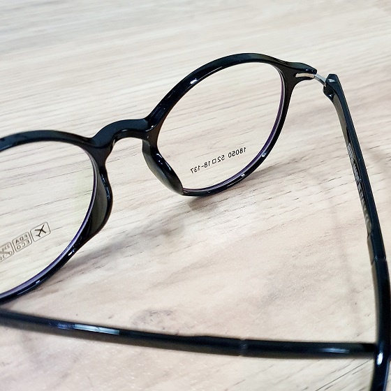 Mắt Kính Gọng Nhựa Chân Dẻo Tròng Mika Không Độ Form Tròn Kích Thước Ngang Tổng Thể 13cm Xinh Xắn Gồm 2 Màu Chọn Lựa