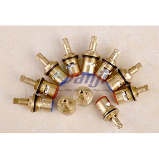 Vòi củ sen lạnh CS03