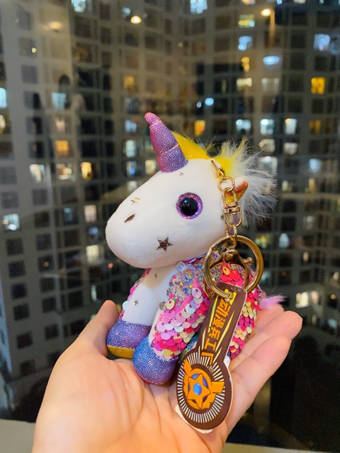 Móc khoá thú bông.