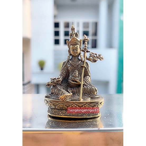 Tượng Đức Liên Hoa Sinh đồng mật tông