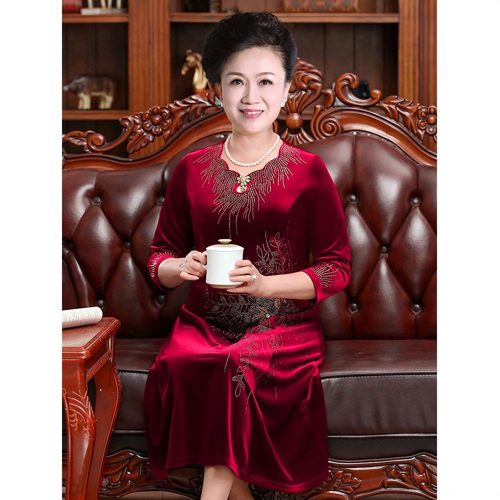 Đầm Nhung Đỏ Phong Cách Mới Mùa Thu Năm 2021 Cho Mẹ Và Bé