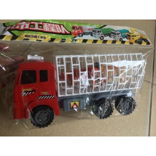 Xe chở thú 39k.