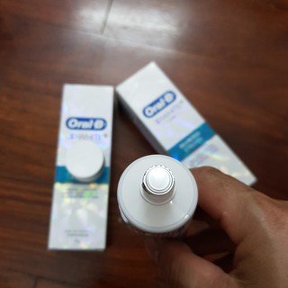 Kem Đánh Răng Oral B 3D White Luxe 95g