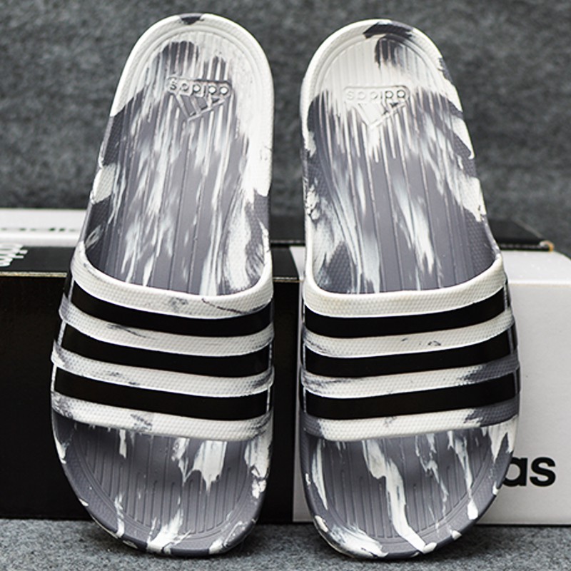 Adidas Duramo Camo màu xám trắng sọc đen