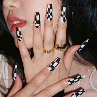 Nailbox thiết kế vẽ ô cá tính