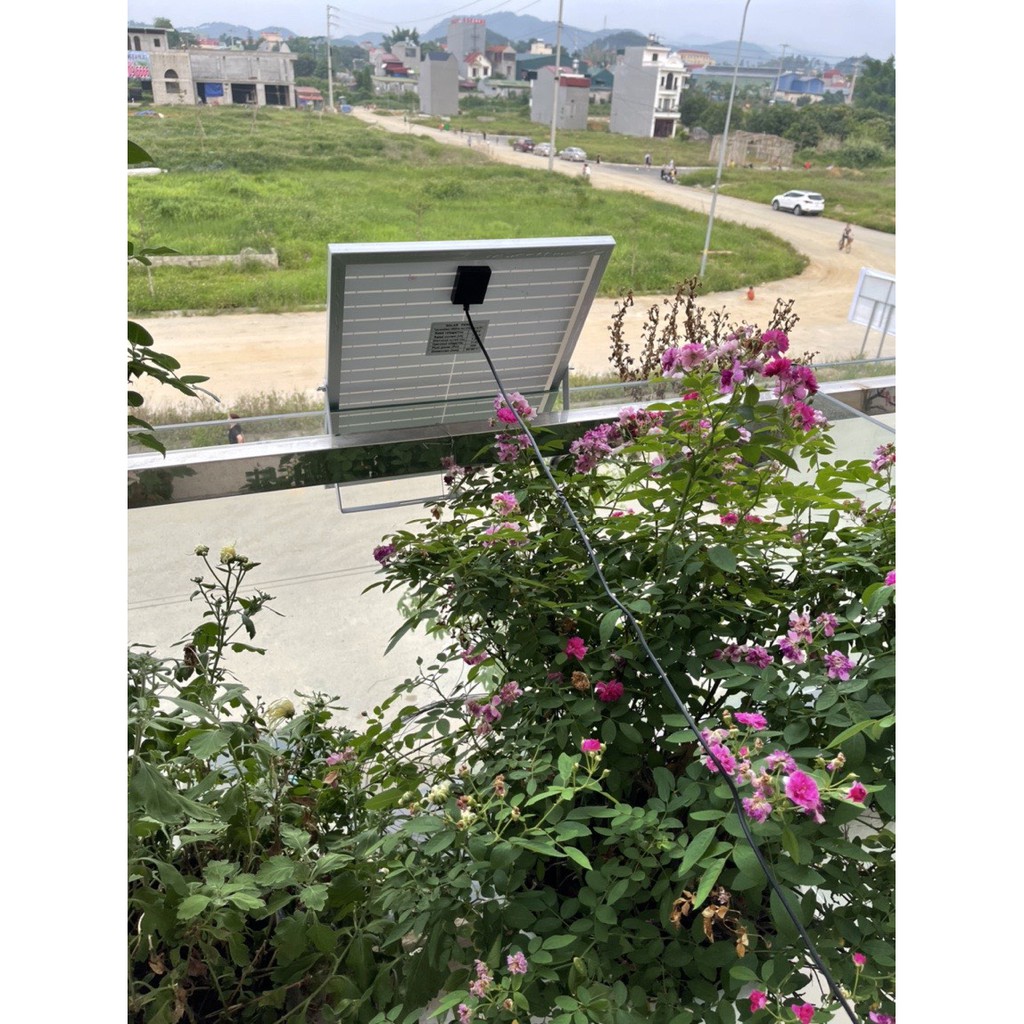 Tấm Năng Lượng Mặt Trời 18v 20w tặng dây nối dài 5m và chân giá lắp đặt