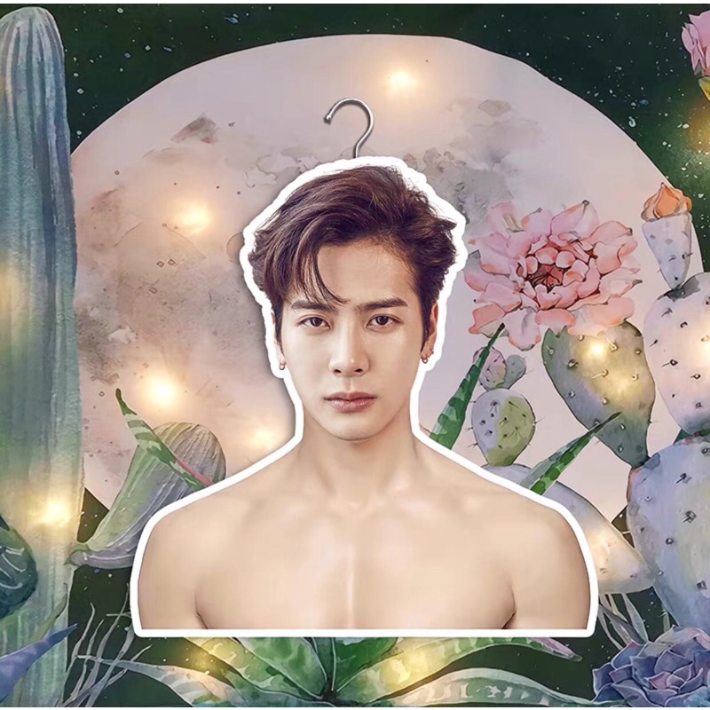 Móc treo quần áo idol