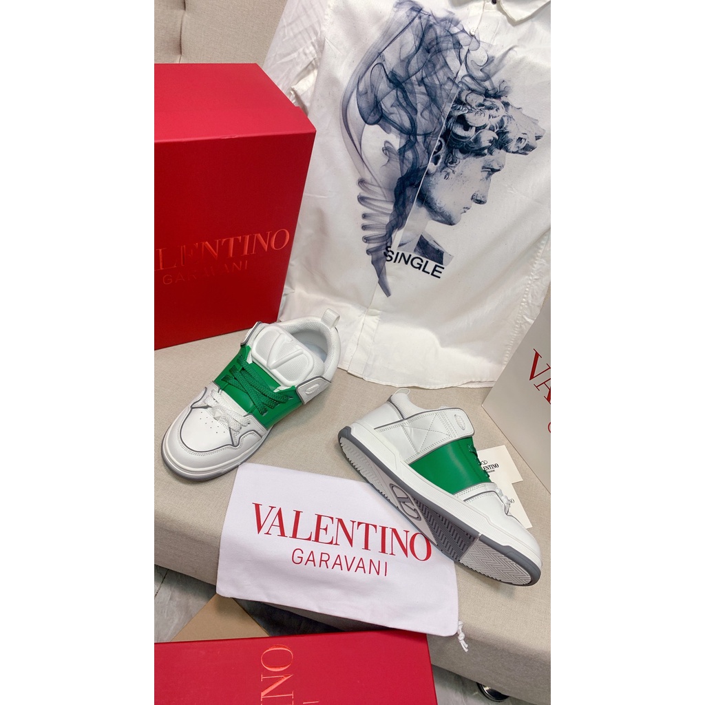Giày sneaker da thật thời trang cao cấp Valentino phong cách trẻ trung, năng động