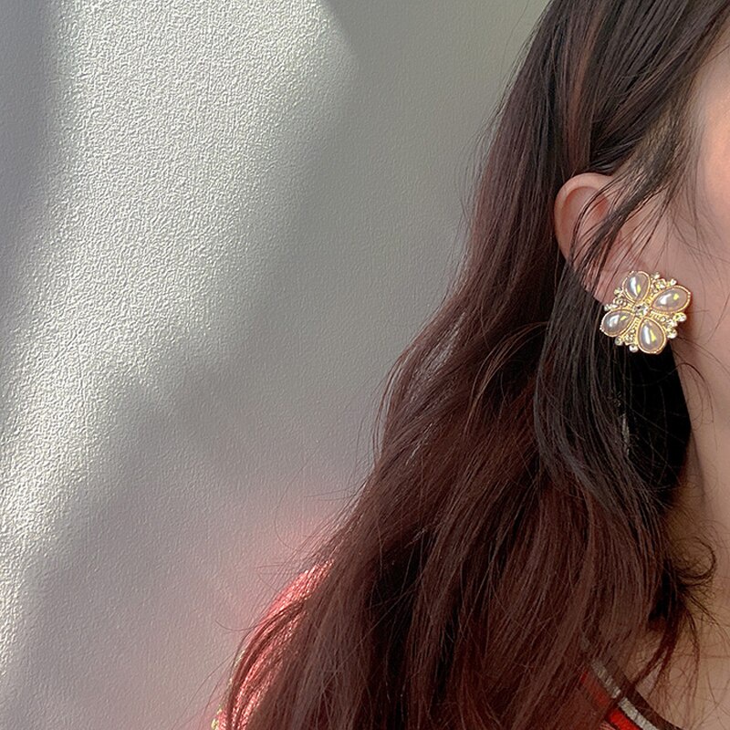 Đôi Khuyên Tai Đính Đá Phong Cách Cổ Điển Cho Nữ