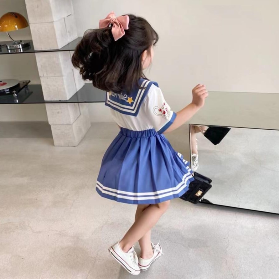 Bộ Trang Phục Hai Mảnh Gồm Áo Và Chân Váy Xếp Ly In Hình Thủy Thủ Mặt Trăng Dễ Thương Dành Cho Bé Gái
