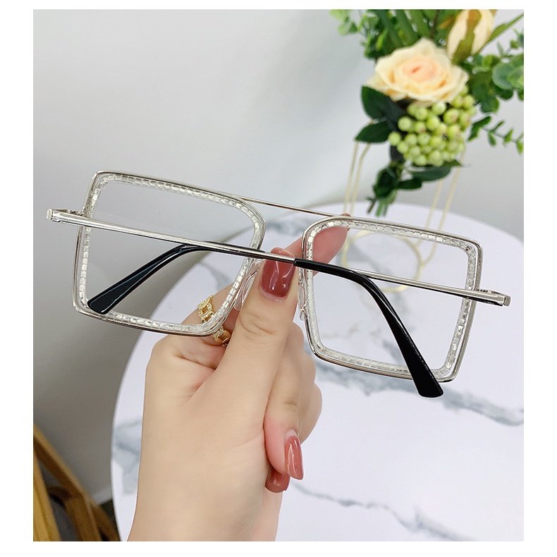 Kính mát thời trang sang trọng cho nữ