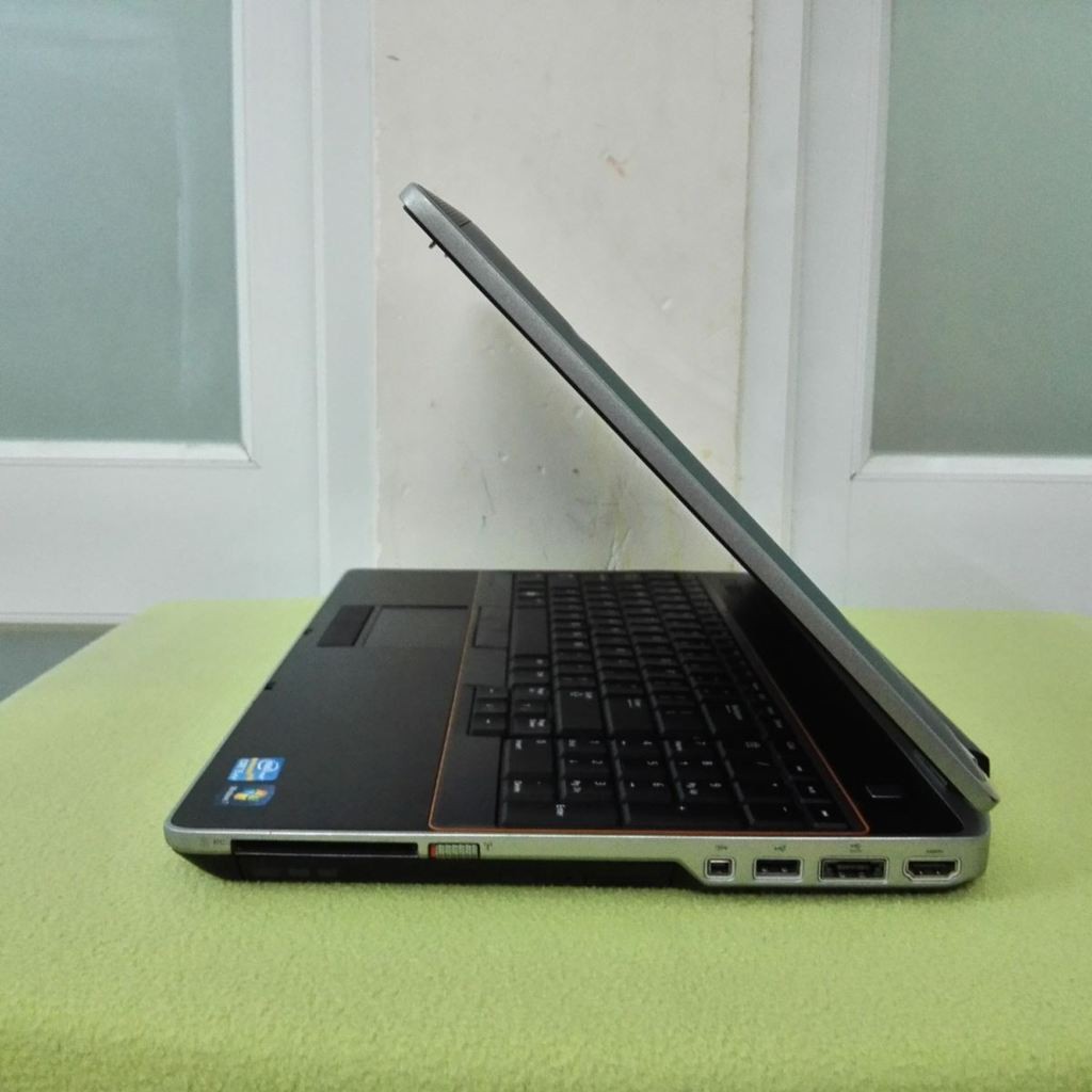 Laptop văn phòng Dell Latitude E6520 (Core i5-2520M, Ram 4G, Ssd 128G, 15.6 inch)