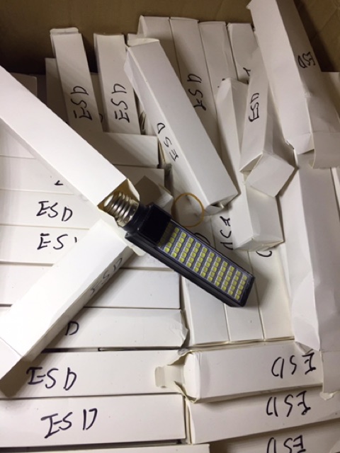 Đèn Led kẹp bàn đa năng dễ thay thế uốn dẻo