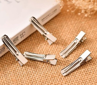 Sườn kẹp mỏ vịt công