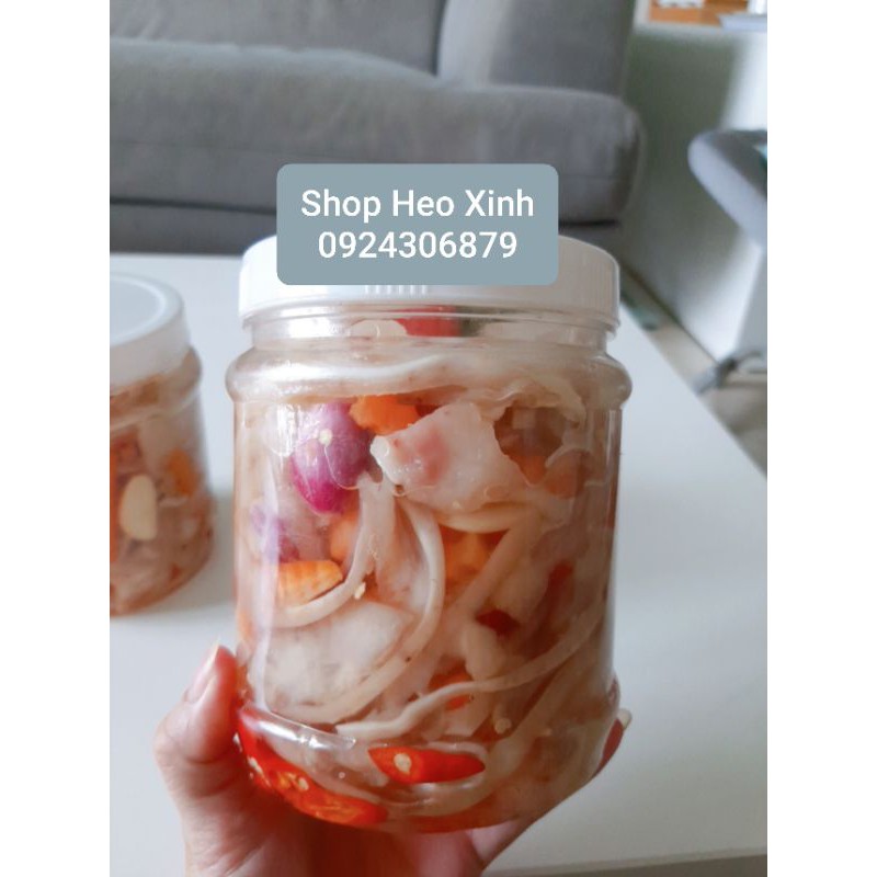 Tai heo ngâm chua ngọt