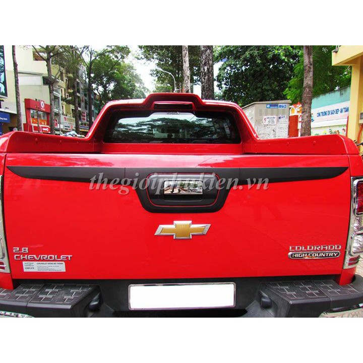 Độ tay mở cốp sau theo xe Chevrolet Colorado