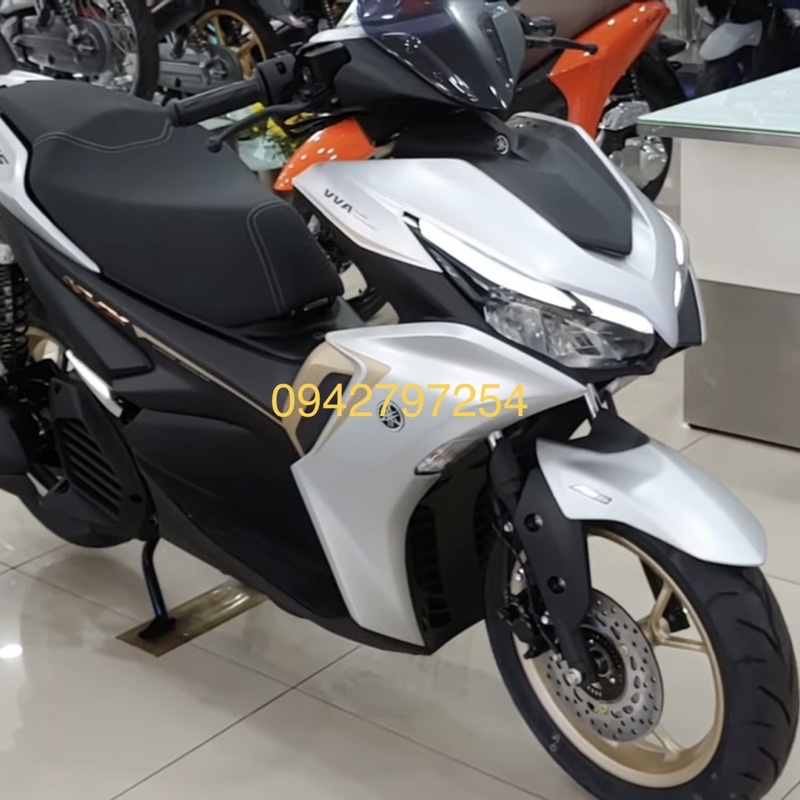 Sơn xe máy Yamaha NVX màu Bạc mờ MTP417-2K Ultra Motorcycle Colors