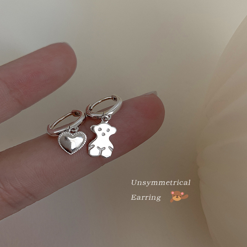 Bông tai hình gấu/ trái tim bất đối xứng đơn giản 19973