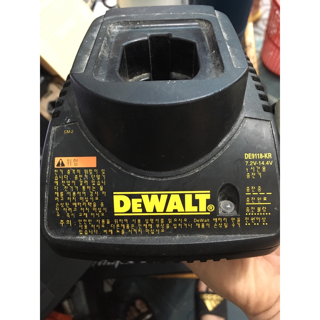 CŨ QUA SỬ DỤNG SẠC DEWALT DW9118 7.2-14.4V (Non-Li-ion)