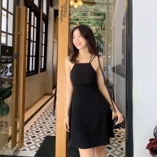 Đầm cổ yếm đan dây lưng