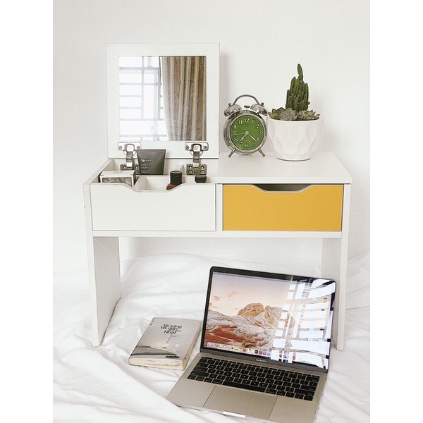 Bàn trang điểm ngồi bệt chân liền gương lật