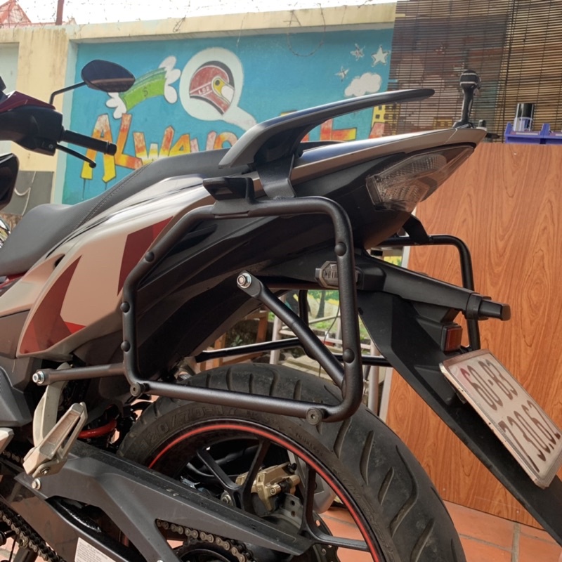 Baga hông Givi cho xe Winner X/ Winner V1