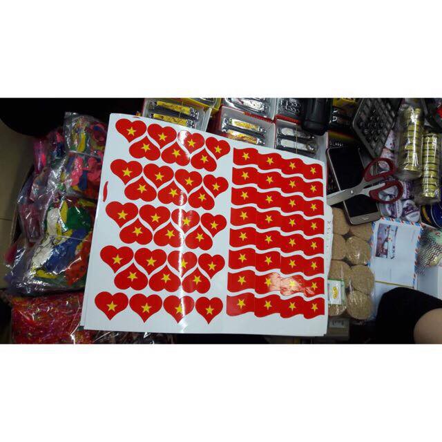 Decal lá cờ việt nam, Sticker cờ tổ quốc dán mặt siêu rẻ, hình dán cơ đỏ sao vàng cổ vũ thể thao in hình sao và