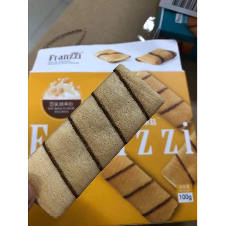 Bánh Franzzi Cuộn Nhân Kem Hộp 100g