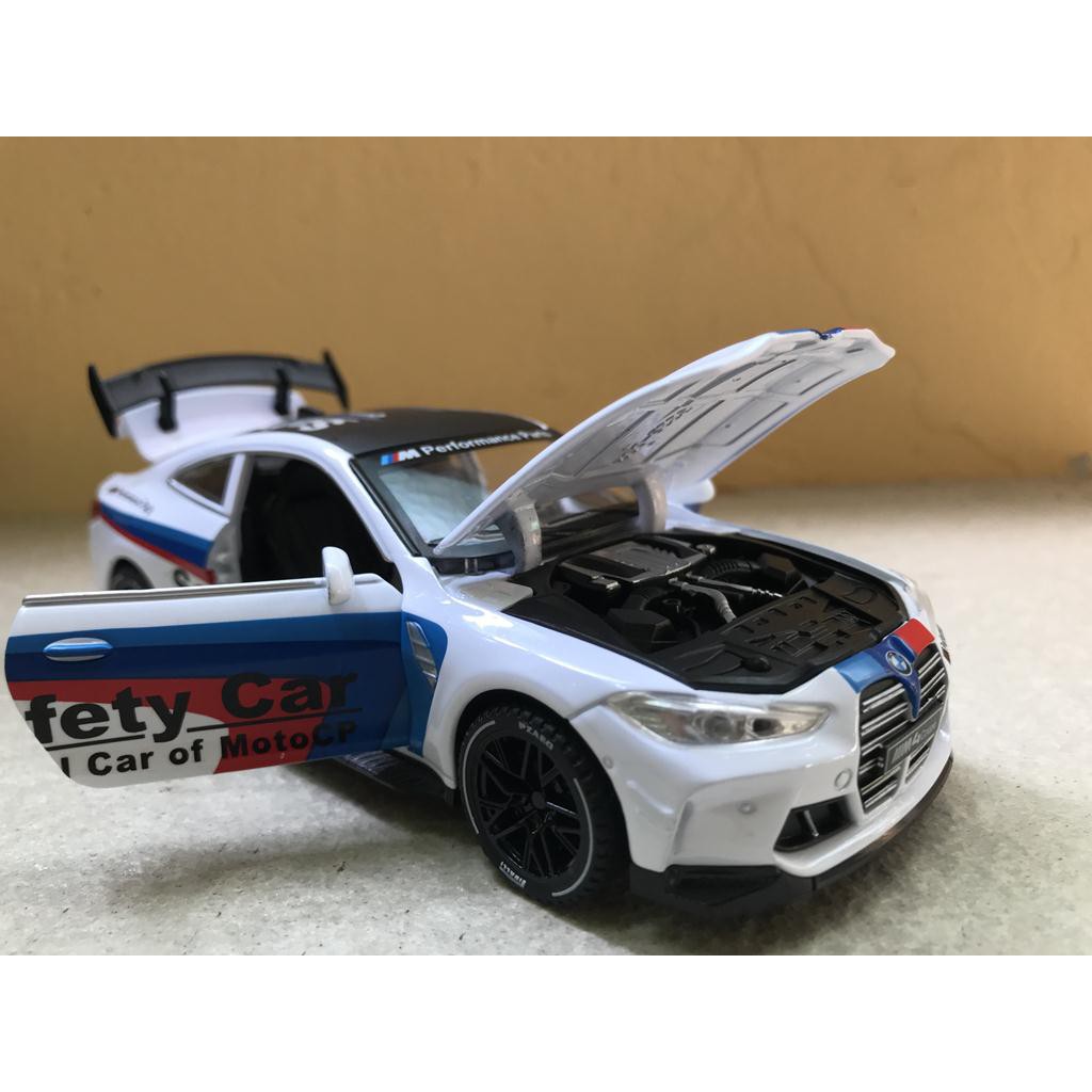 Mô hình xe ô tô BMW M4 Coupe 2021- 1:32